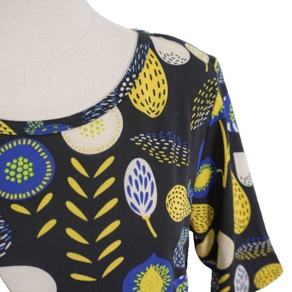 NEW LuLaRoe Gigi XL Black Yellow Blue Floral Blouse Top Short Sleeve Scroop Neck - Picture 2 of 9